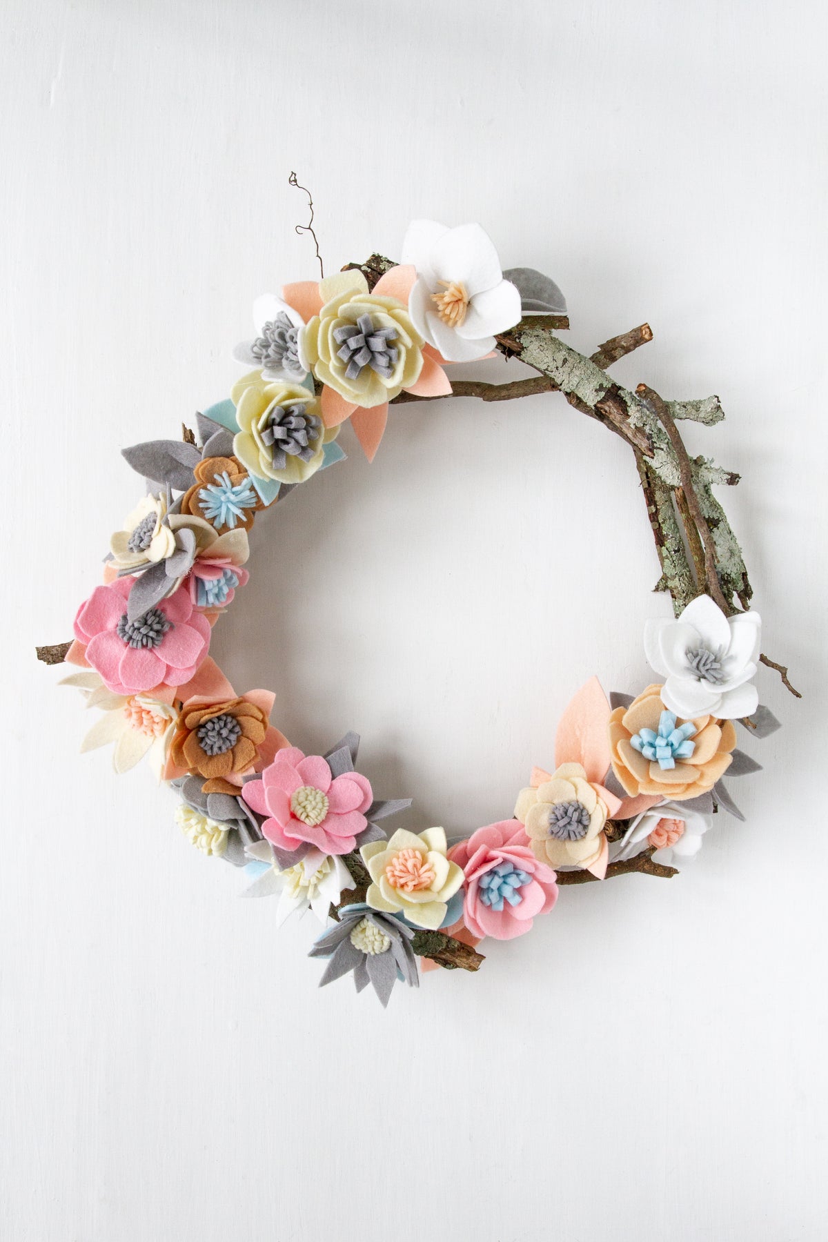 DIY: Felt Flower Wreath