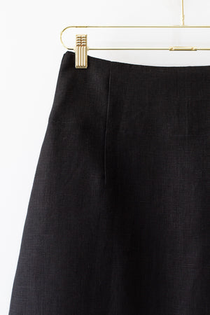 EVERYDAY BEAUTIFUL A-LINE APRON WRAP SKIRT IN BLACK LINEN