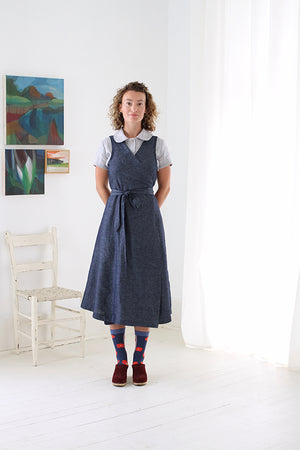 CUISINE APRON DRESS IN INDIGO CHAMBRAY LINEN – LIBBIE SUMMERS