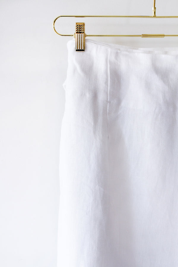 EVERYDAY BEAUTIFUL A-LINE APRON WRAP SKIRT IN WHITE LINEN